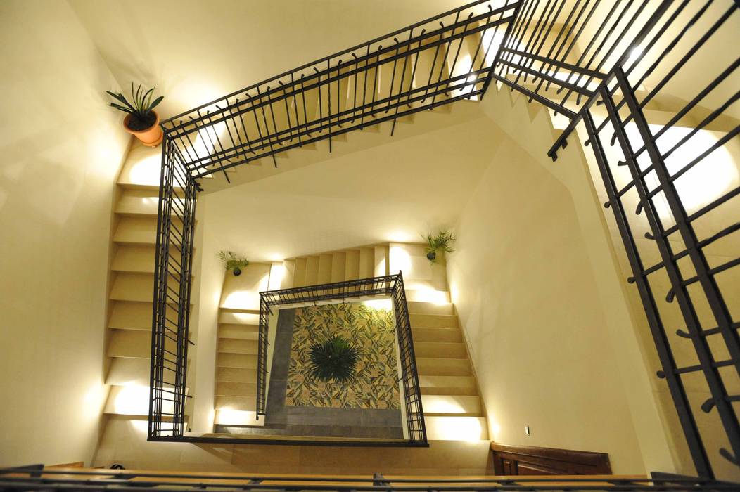 Interior Irsina_MATERA, B+P architetti B+P architetti 現代風玄關、走廊與階梯