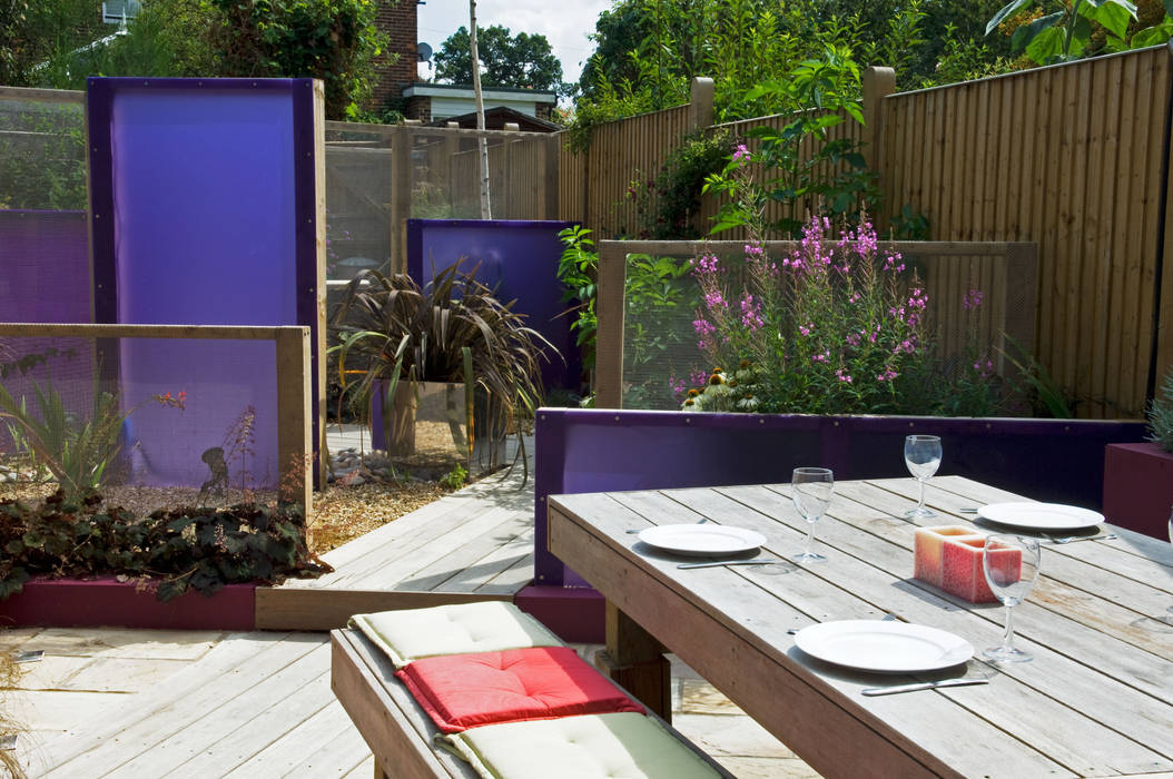 Party garden in Sevenoaks, Kent, Earth Designs Earth Designs Modern style gardens