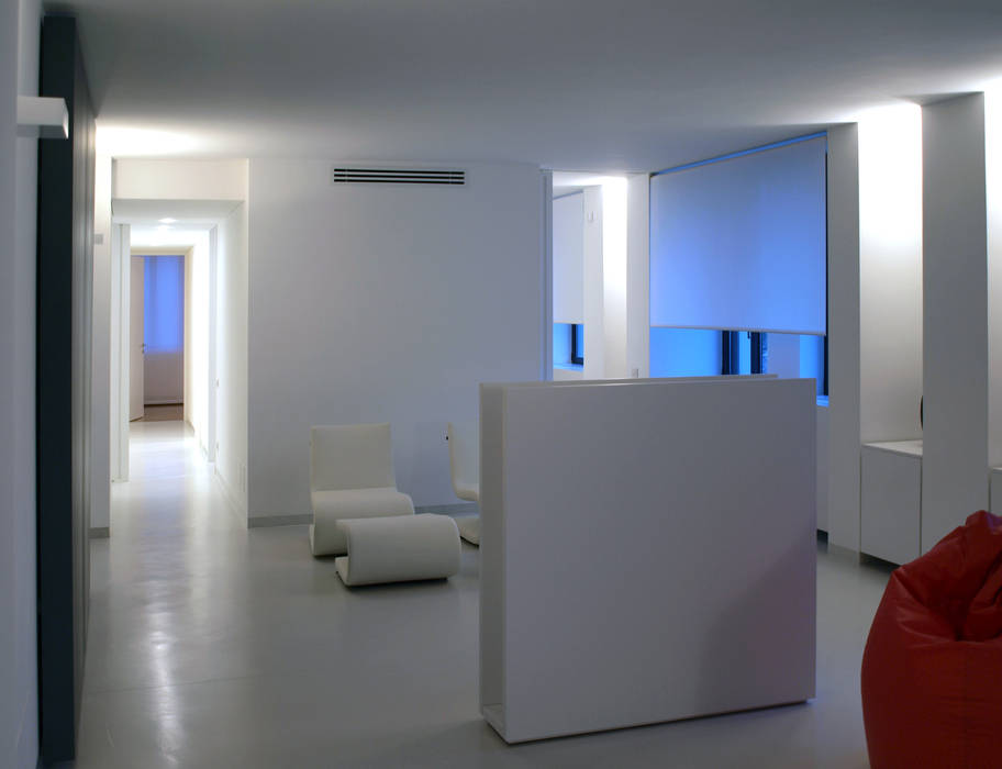 LOFT - BERGAMO, SERGIO PASCOLO ARCHITECTS SERGIO PASCOLO ARCHITECTS Minimalist house