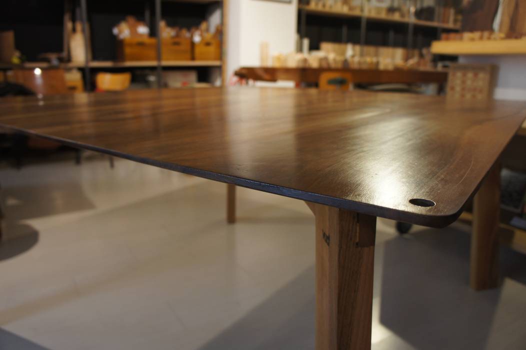 Tavolo quadrato bordi smussati, Vud Design Vud Design Sala da pranzo Tavoli
