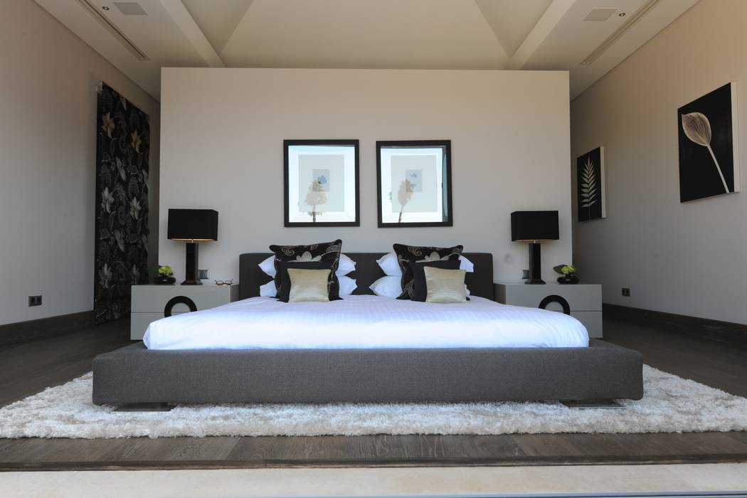Quinta do Lago, Cheryl Tarbuck Design Cheryl Tarbuck Design Modern style bedroom