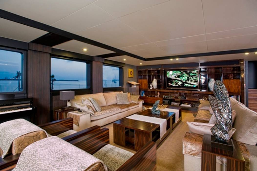 MARINER WITH INTEGRA ARCHITECTURE YACHT, MARINER MARINER Espacios comerciales Bares y Clubs