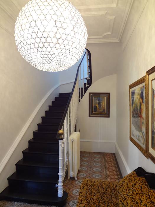 Hotel particulier rénové, KJBI DECO KJBI DECO Eclectic style corridor, hallway & stairs