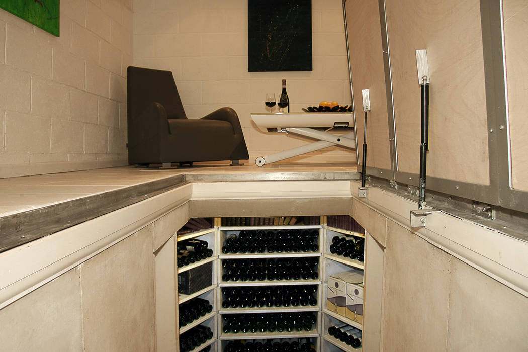 The Large Hexagonal Cellar, Stone Cellar Company Stone Cellar Company Cantina moderna