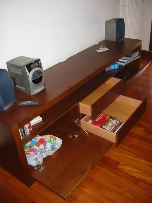 MOBILI SU MISURA, Un/Conventional - Studio di Progettazione Un/Conventional - Studio di Progettazione Modern living room Storage