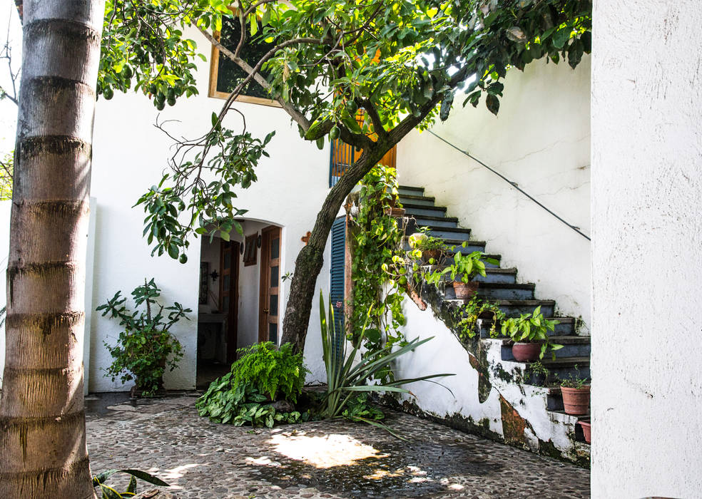 Casa de descanso en Chapala, Mikkael Kreis Architects Mikkael Kreis Architects Eclectic style garden