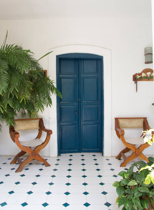 Casa de descanso en Chapala, Mikkael Kreis Architects Mikkael Kreis Architects Classic style doors Doors