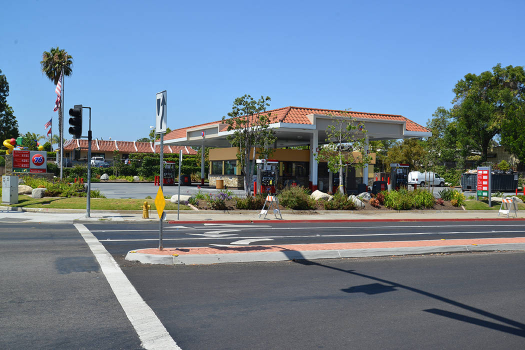 76 Gas Station, San Marcos CA. 2014, Erika Winters® Design Erika Winters® Design Ruang Komersial Ruang Komersial