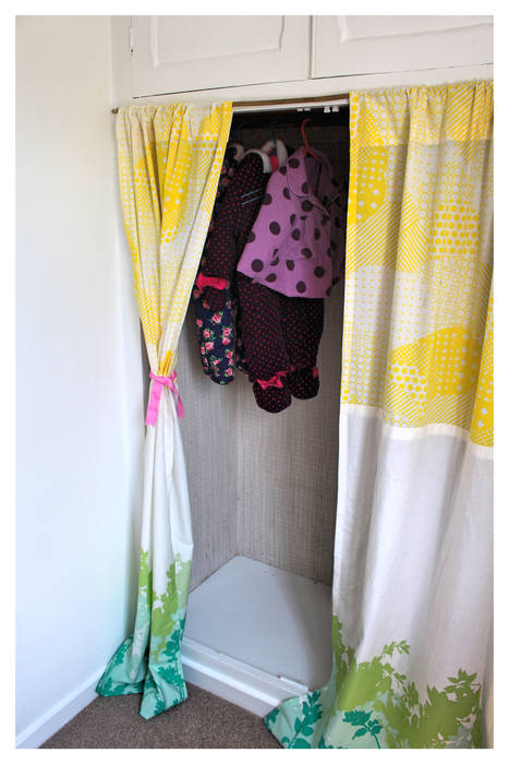 Baby's Room, Pool-in-Wharfedale, Crow's Nest Interiors Crow's Nest Interiors Nursery/kid's roomWardrobes & closets
