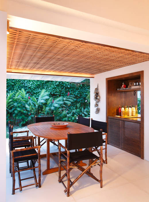 Casa Angra I, Escala Arquitetura Escala Arquitetura Country style dining room