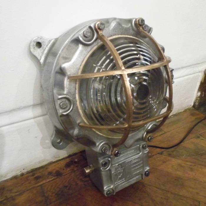 Vintage Bulkhead Lamp, Travers Antiques Travers Antiques Industrial style living room Lighting