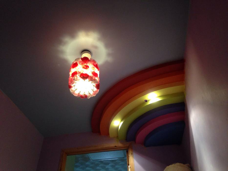 Rainbow ceiling, Lancashire design ceilings Lancashire design ceilings Nursery/kid's room