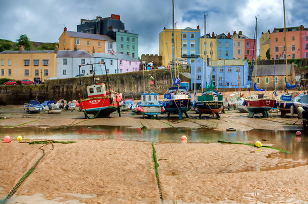 Tenby, Pembrokeshire Steve Purnell Eclectic style corridor, hallway & stairs Accessories & decoration