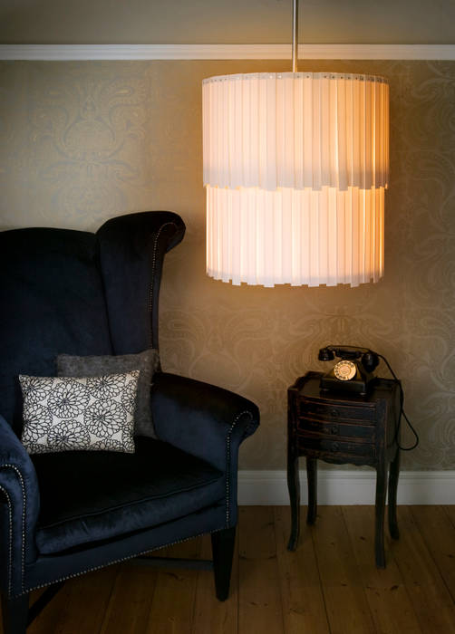 Isherwood Chandelier Boatswain Lighting Ruang keluarga: Ide desain interior, inspirasi & gambar Lighting