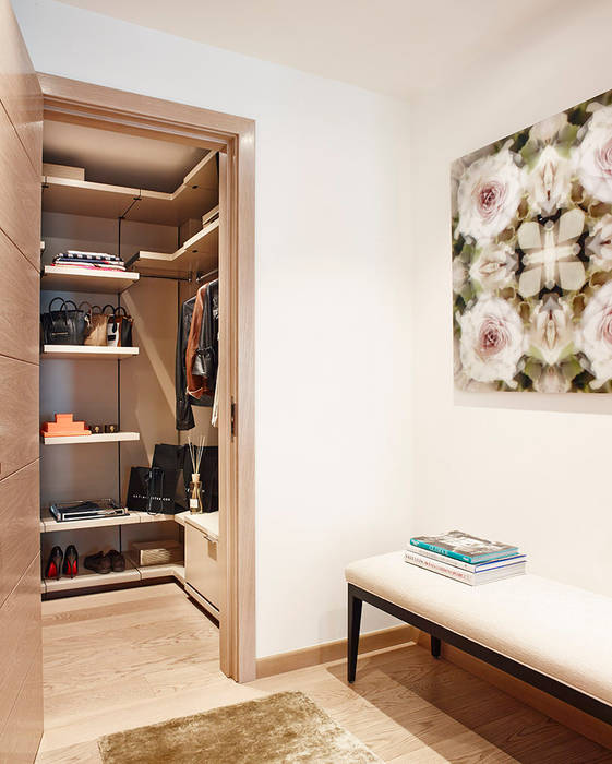 Every Detail Matters in Harrod's Court, Anna Casa Anna Casa Dressing room