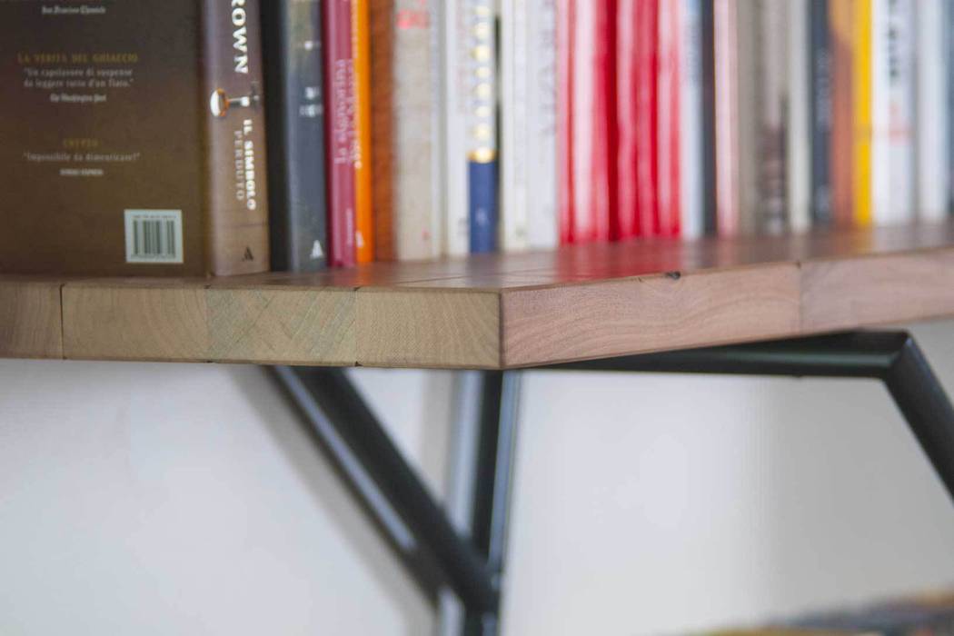 ​LOGSHELF, LI-VING design ideas LI-VING design ideas Soggiorno moderno Scaffali