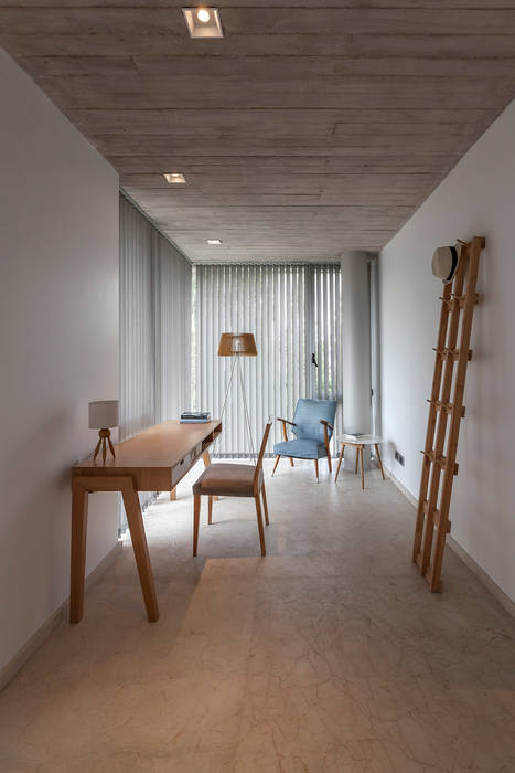 CASA HARAS, ESTUDIO GEYA ESTUDIO GEYA Modern study/office