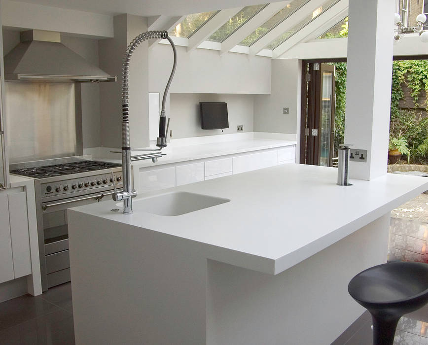 White gloss kitchen Greengage Interiors Modern Kitchen MDF Pyram,Smeg,Corian,Gessi