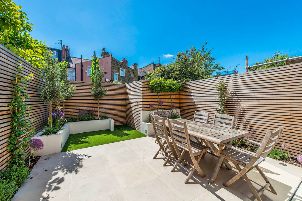 Rear Garden homify Moderner Balkon, Veranda & Terrasse