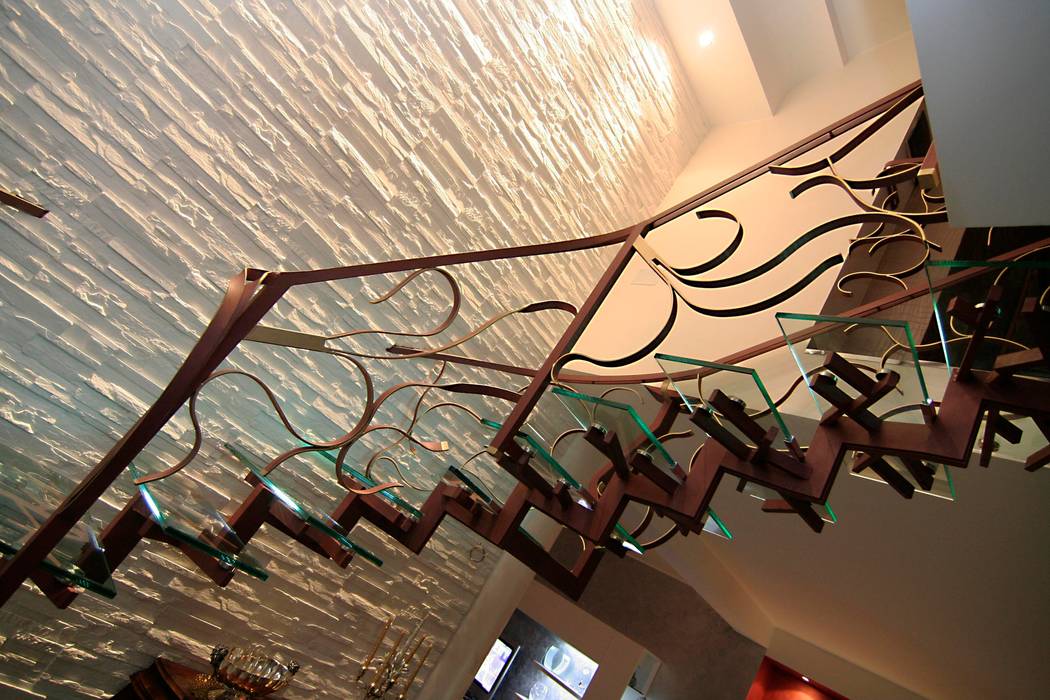 Iron Tree Stair, Marco Maria Statella - Architect Marco Maria Statella - Architect Salones eclécticos Iluminación