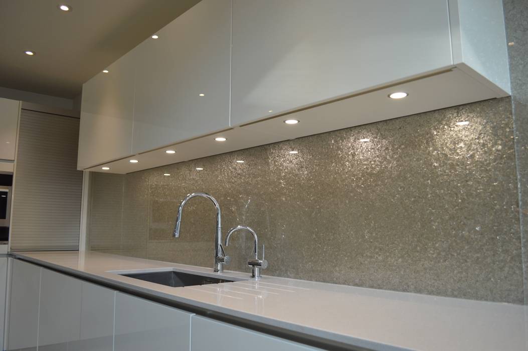 Premium Glass Splashbacks CreoGlass Design Ltd Phòng tắm phong cách hiện đại Sinks
