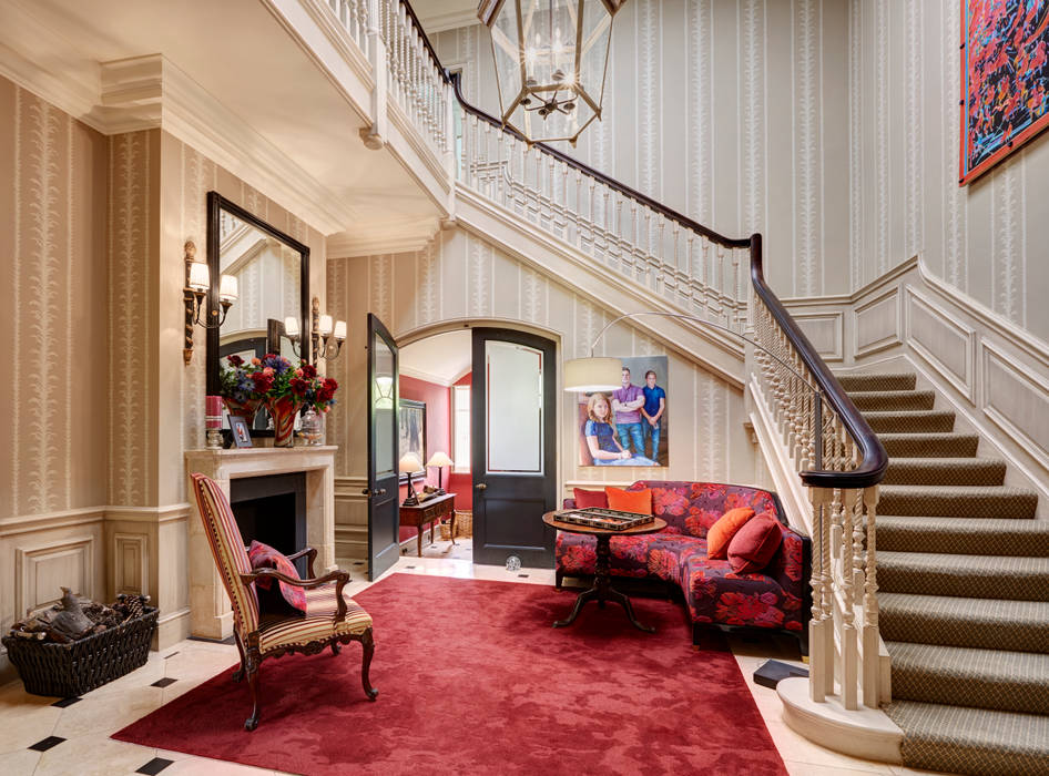 Classical Entrance Hall, White Linen Interiors Ltd White Linen Interiors Ltd Classic corridor, hallway & stairs