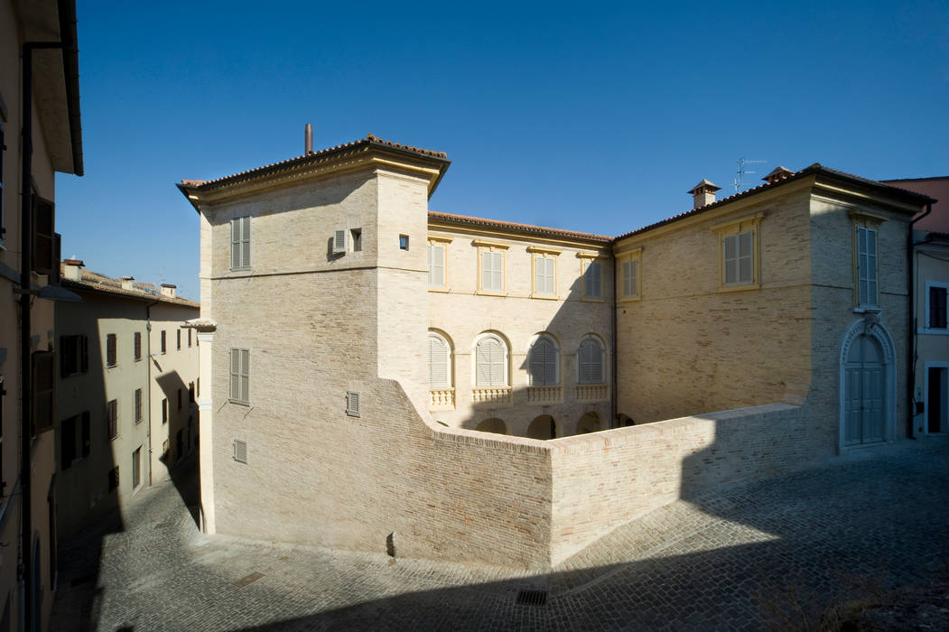 Restauro e risanamento conservativo di palazzo barilari, mondaini roscani architetti associati Restauro e risanamento conservativo di palazzo barilari, mondaini roscani architetti associati
