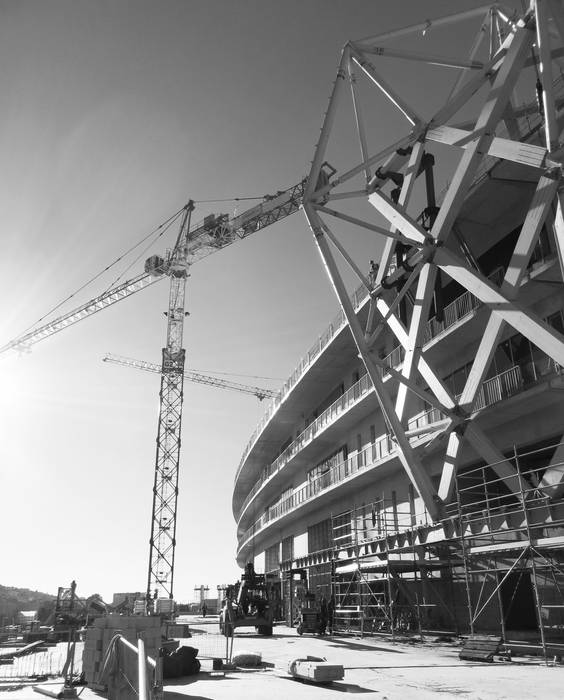 Le stade en construction Wilmotte & Associés Espaces commerciaux Stades