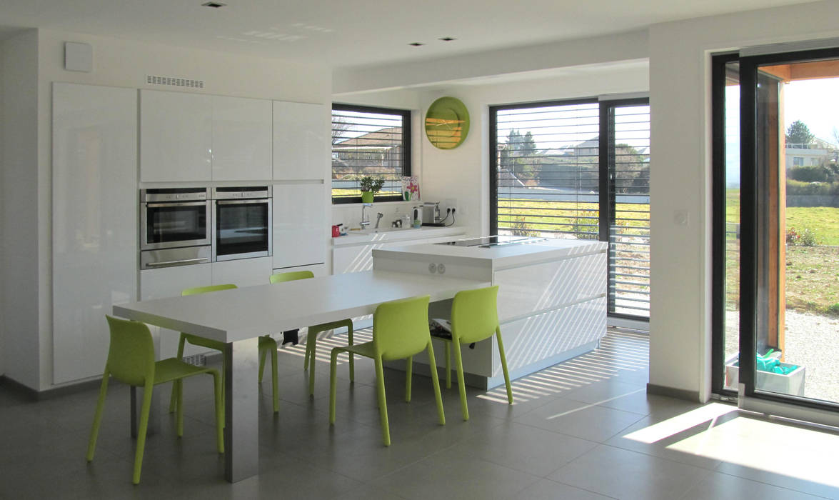 Une maison spacieuse et lumineuse en Savoie, Tangentes Architectes Tangentes Architectes House