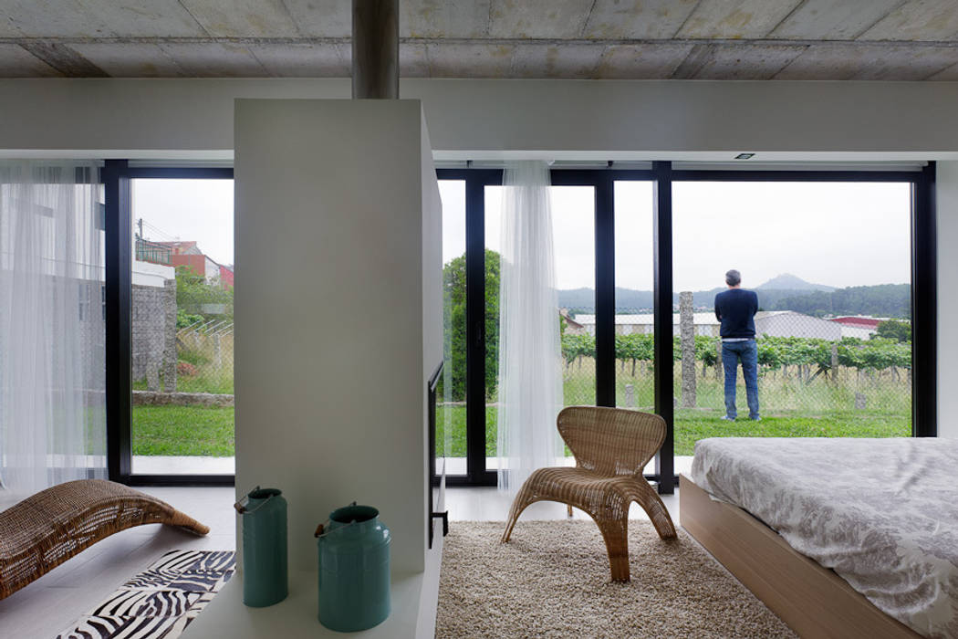 Vivienda en Villagarcía, Nan Arquitectos Nan Arquitectos Puertas y ventanas minimalistas