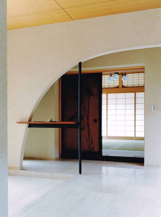 御影の家, アトリエ空一級建築士事務所 アトリエ空一級建築士事務所 Modern Corridor, Hallway and Staircase