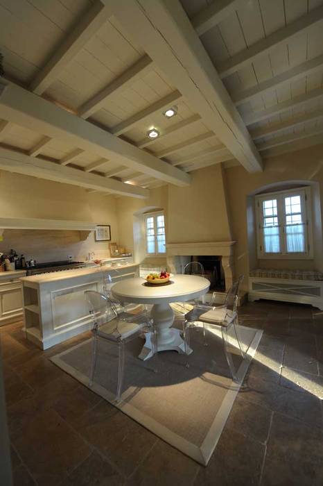 una casa di campagna, archbcstudio archbcstudio Classic style kitchen