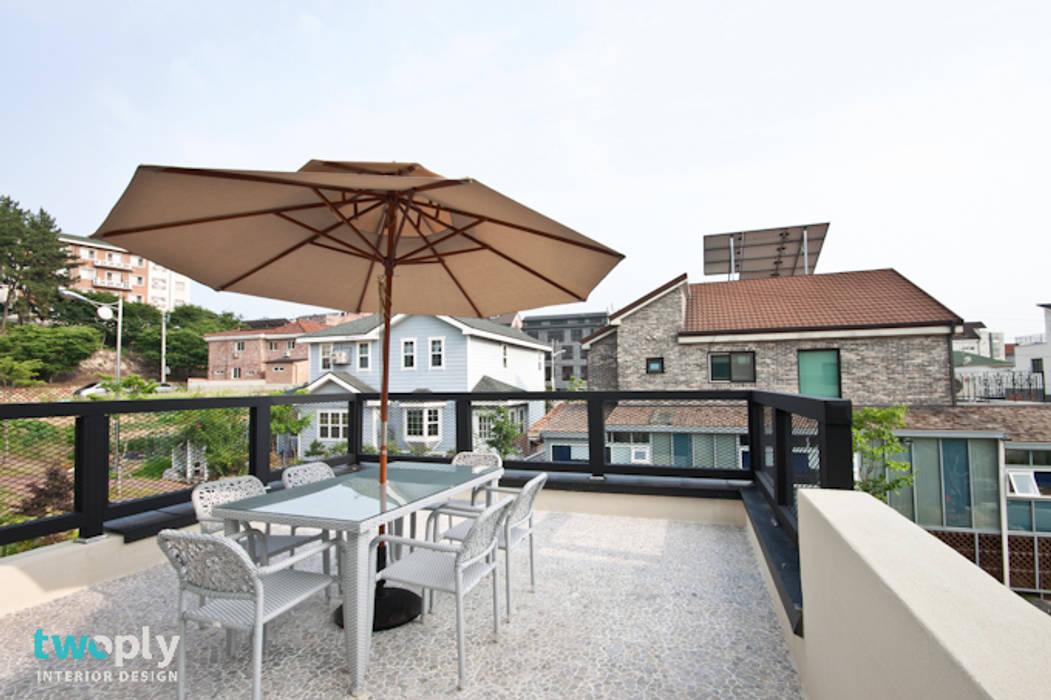 homify Balcon, Veranda & Terrasse modernes