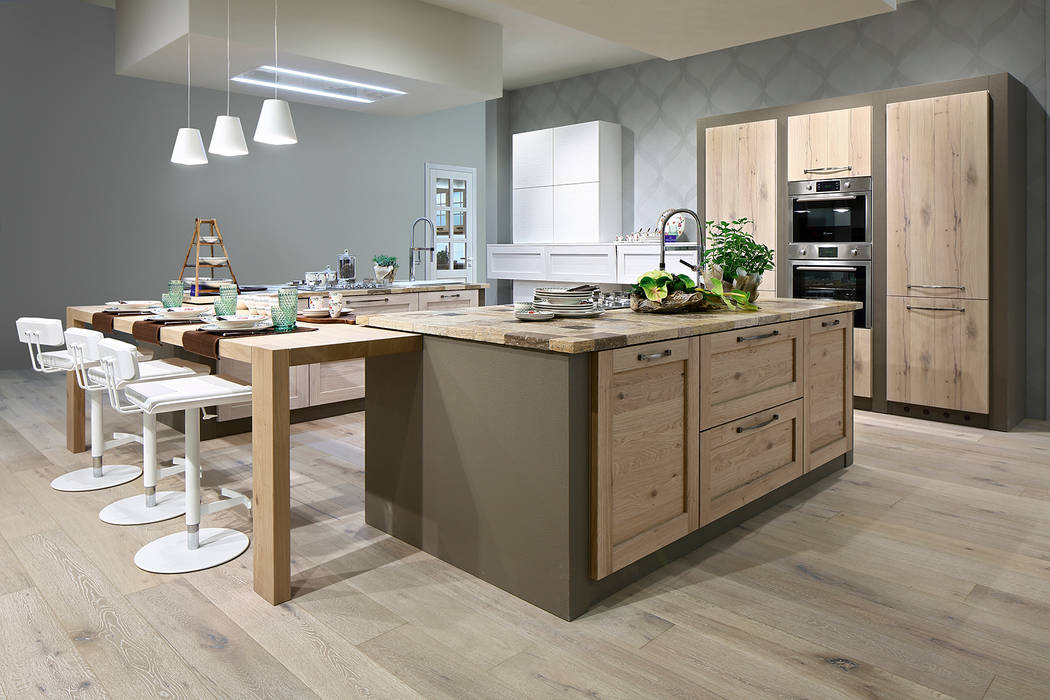 CURRY, AND IT IS ALWAYS SHOW- COOKING, ARREX LE CUCINE ARREX LE CUCINE Modern Kitchen Storage