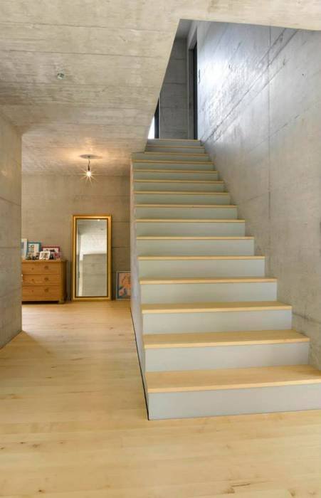 Sub & Add, Marty Häuser AG Marty Häuser AG Modern corridor, hallway & stairs