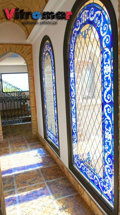 Vidrieras azules con arenado, Vitromar Vidrieras Artísticas Vitromar Vidrieras Artísticas Classic style windows & doors Window decoration