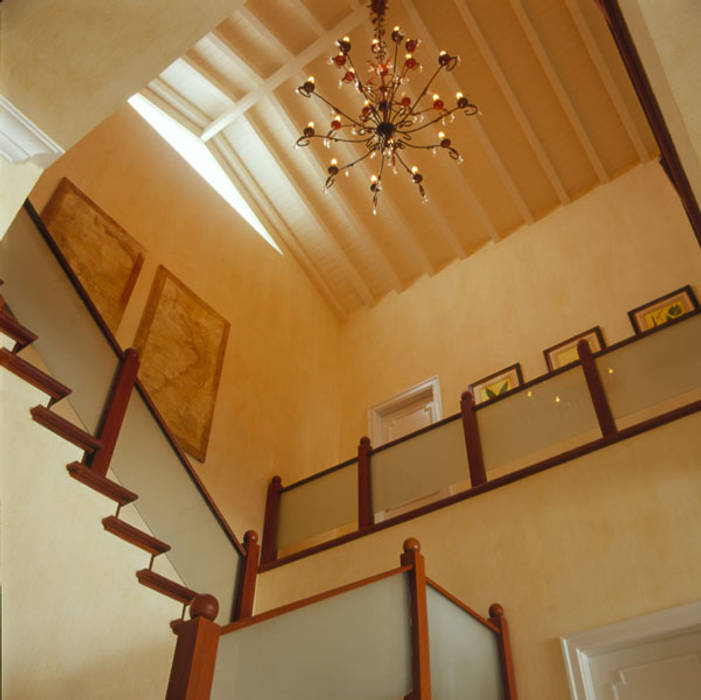 Casa Iporanga, Studio Oscar Mikail Studio Oscar Mikail Corredores, halls e escadas tropicais