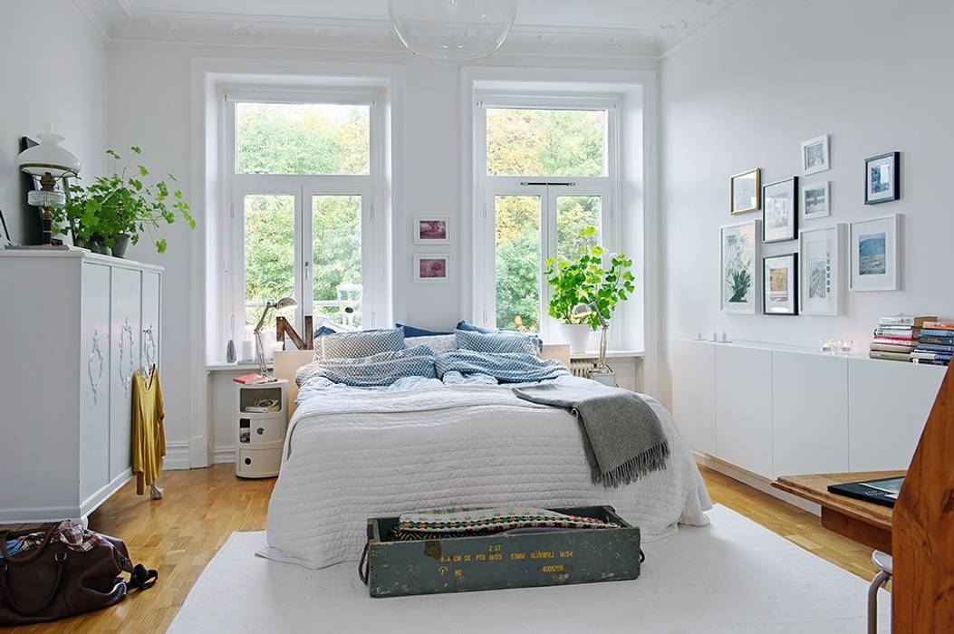 Alvhem Mäkleri & Interiör - bedroom Magdalena Kosidlo Salones de estilo escandinavo