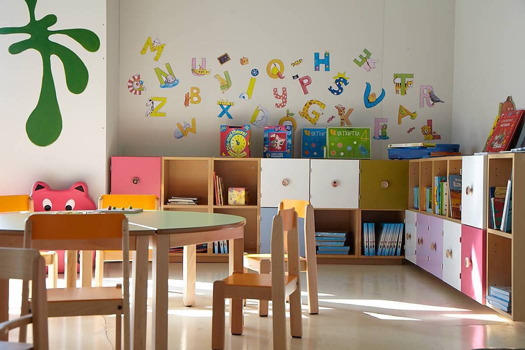 mobilier petite enfance, MOLUDO MOLUDO Modern nursery/kids room