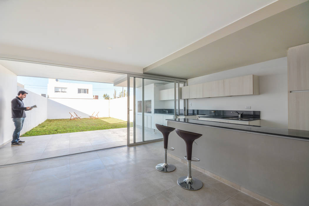 CASAS ADOSADAS, Estudio A+3 Estudio A+3 Modern kitchen