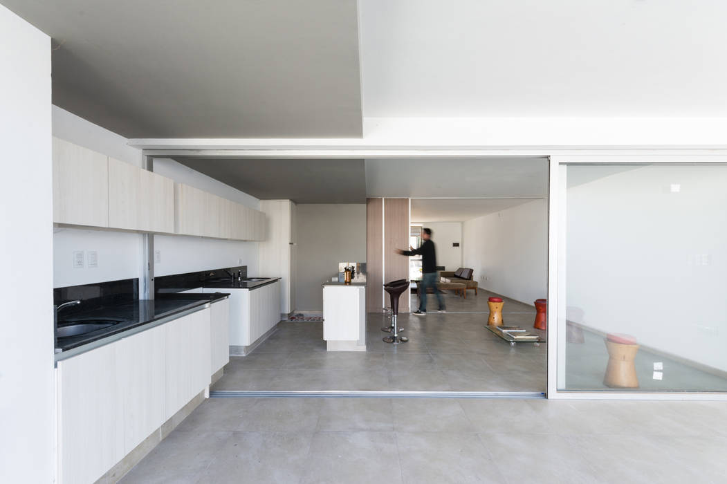 CASAS ADOSADAS, Estudio A+3 Estudio A+3 Modern dining room