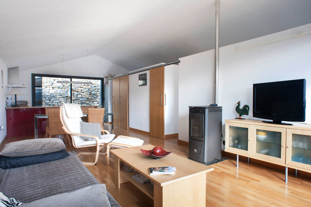 Casa JIR, Majones (Huesca), DMP arquitectura DMP arquitectura غرفة المعيشة