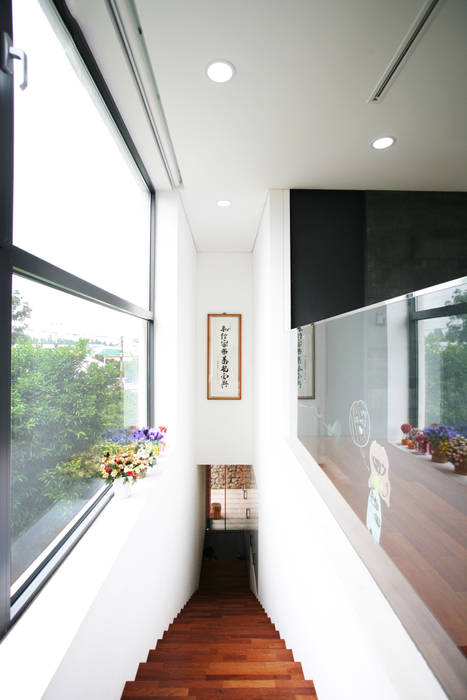 STONE WALL HOUSE 제주 돌담집, HBA-rchitects HBA-rchitects Minimalist corridor, hallway & stairs