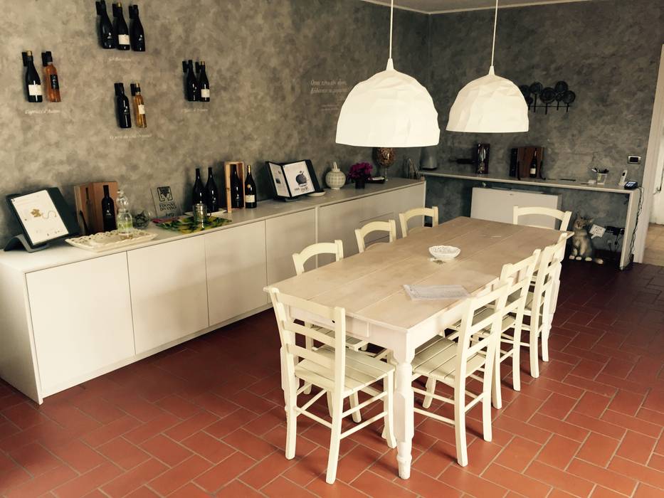 SALA DEGUSTAZIONE ds | design in scena | Cantina in stile rustico