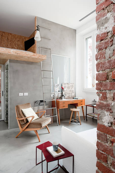 30MQ CON SOPPALCO: Ristrutturazione di un mini appartamento, Cristina Meschi Architetto Cristina Meschi Architetto Casas de estilo industrial