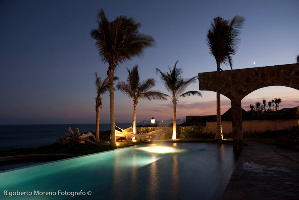 OUTDOOR LIVING LOS CABOS POOL, DIAZ DE LUNA SIGNATURE DIAZ DE LUNA SIGNATURE Albercas modernas