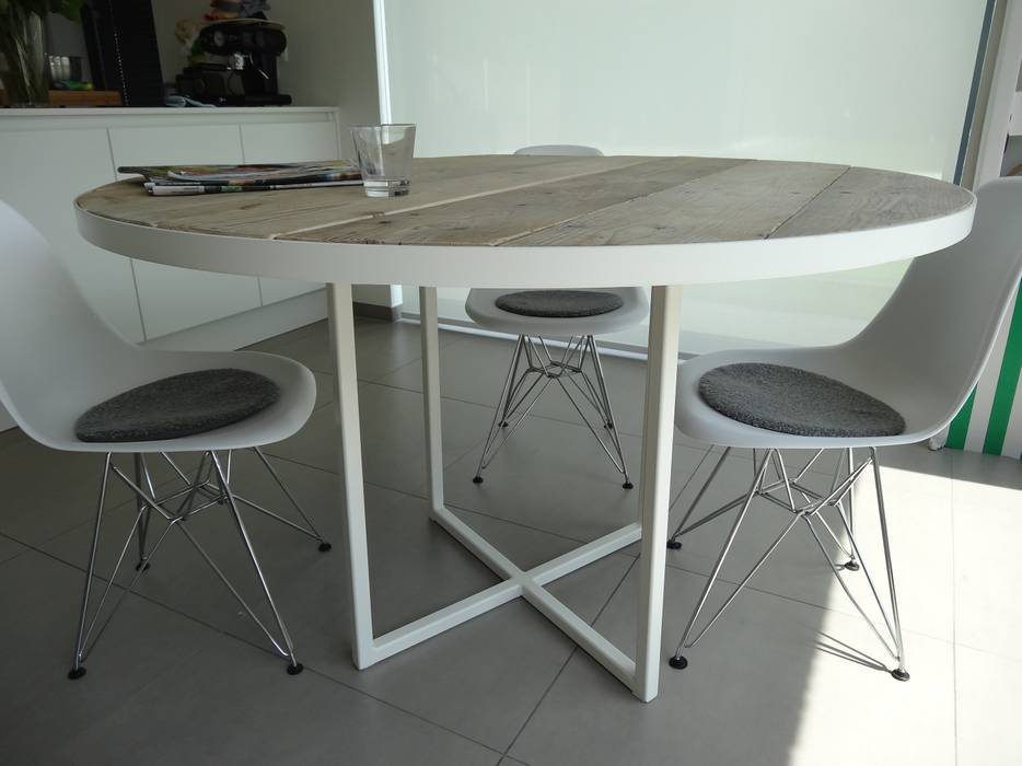 Industrielle Tisch Bauholz/Runde Rahmen, PURE Wood Design PURE Wood Design ห้องทานข้าว โต๊ะ