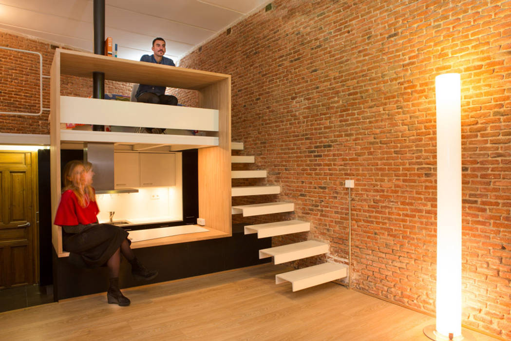 Loft ANDRÉS BORREGO. Madrid, Beriot, Bernardini arquitectos Beriot, Bernardini arquitectos Minimalist corridor, hallway & stairs