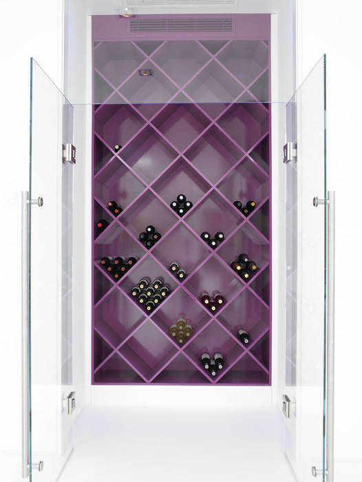 Ice White House-Luxury home, Quirke McNamara Quirke McNamara Ruang Penyimpanan Wine/Anggur Minimalis