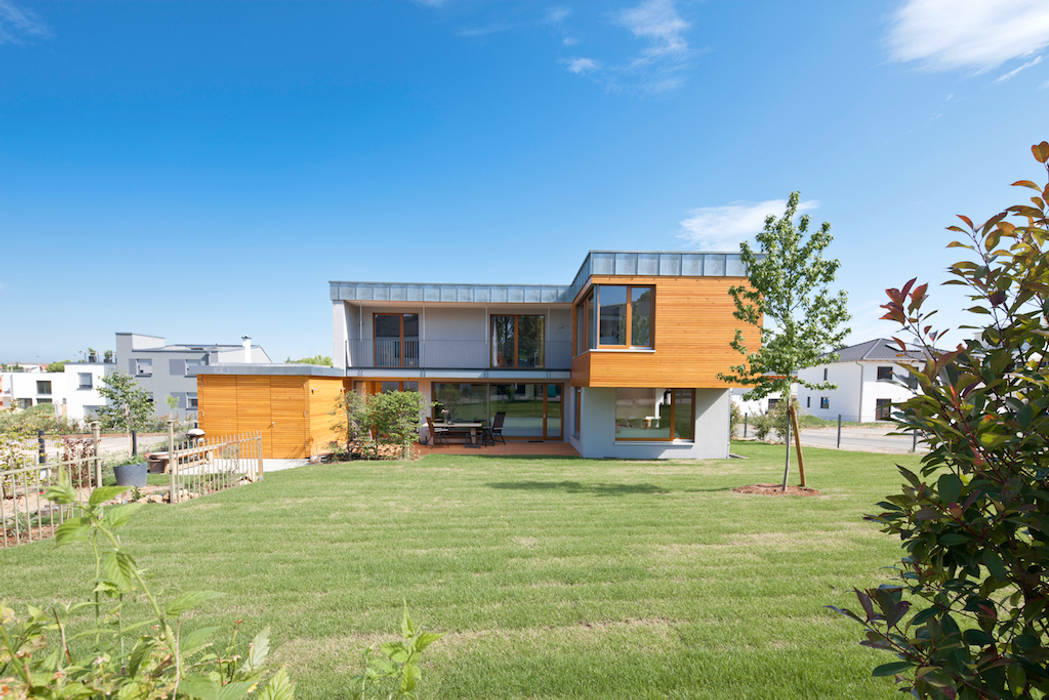 'Haus 4K' - Einfamilien-Wohnhaus , in_design architektur in_design architektur Case moderne